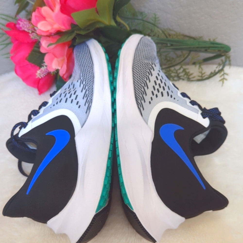 Women's Nike Zoom running shoes